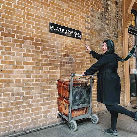 Platform 9 3/4 By Condokeeper London Kültér fotó